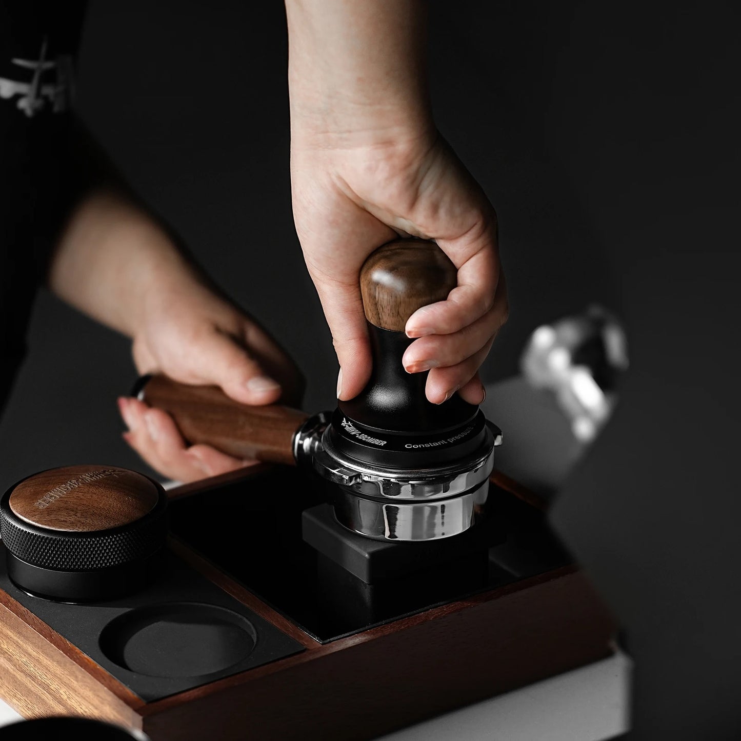Spring-Loaded Espresso Tamper – 30lb | 51–58mm Barista Tool