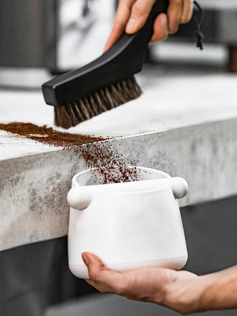 White Anti-slip coffee knock box with Rubber Bar, Coffee Grind Waste Dump Bin 800ML