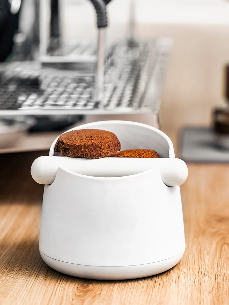 White Anti-slip coffee knock box with Rubber Bar, Coffee Grind Waste Dump Bin 800ML